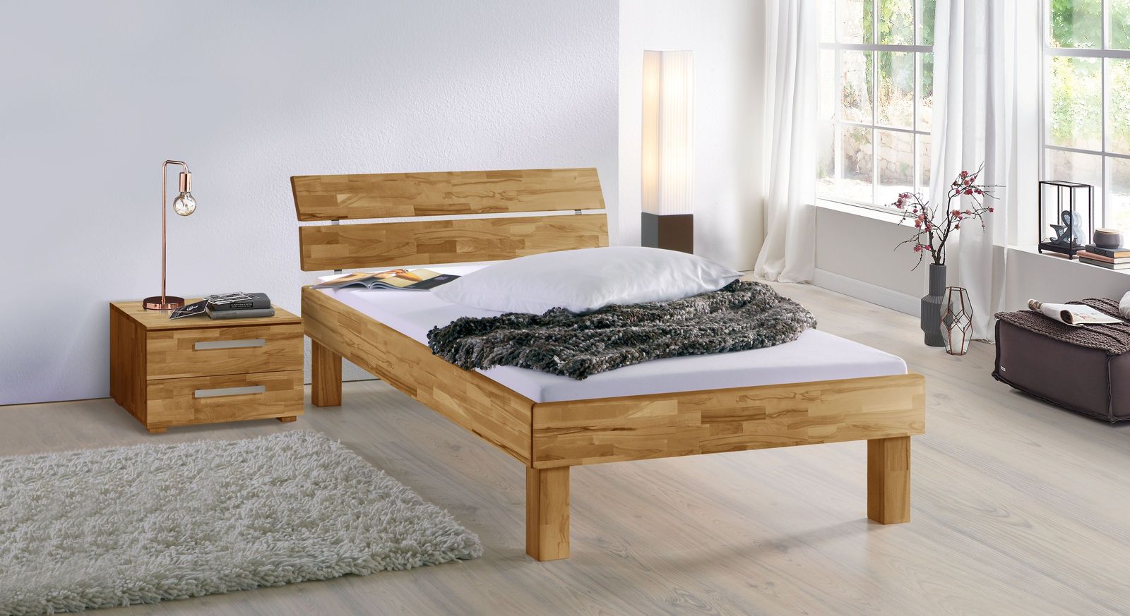 Bett Madrid Komfort mit passenden Schlafzimmer-Möbeln