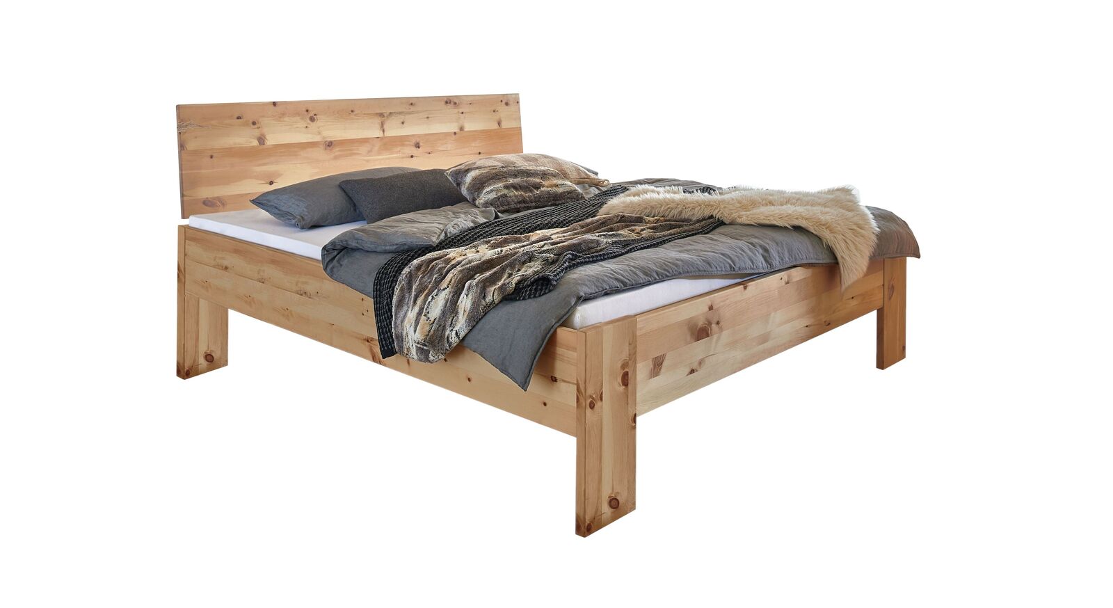 Rustikales Bett Tosa aus massivem Zirbenholz