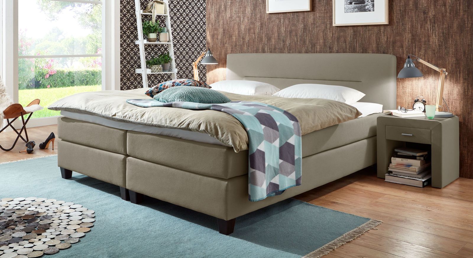 53 cm hohes Boxspringbett Clarksville aus Webstoff in Taupe