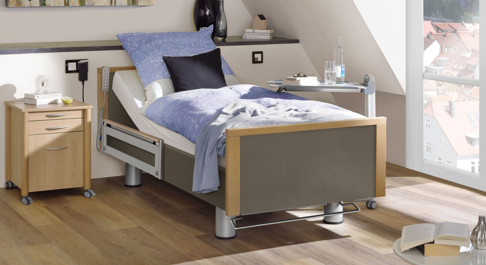 Komfortbett mit Pflegebett-Funktion Sylt mit graubraunem Stoff