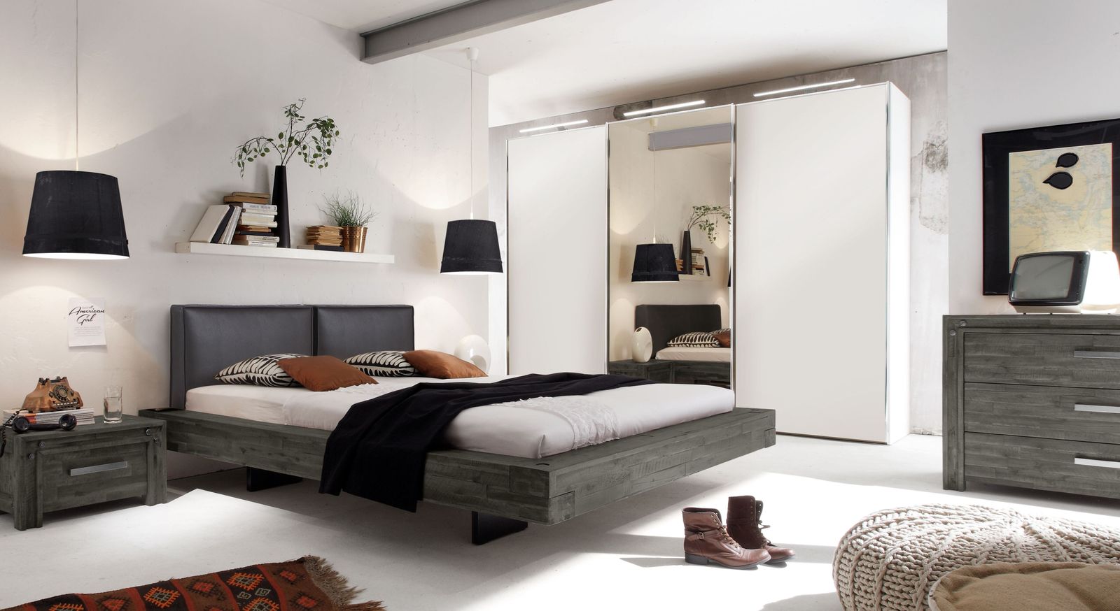 Komplett-Schlafzimmer mit Massivholzbett Penco aus Akazienholz