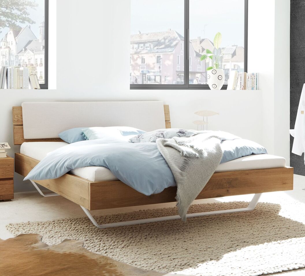 Trendiges Bett Nakiri mit stabilem Holzrahmen