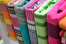 Bettbezüge und Bettwäsche in diversen Farben und Designs