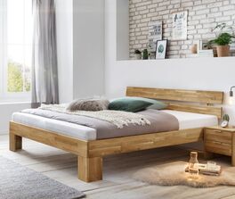 Geradliniges Bett Kanata aus natürlichem Wildeichenholz