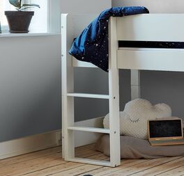 Halbhohes Bett Tacora mit gerader Leiter