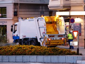 Entsorgung von alten Möbeln als Sperrmüll