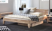 'Sunrise'. Bett aus parkettverleimten Holz