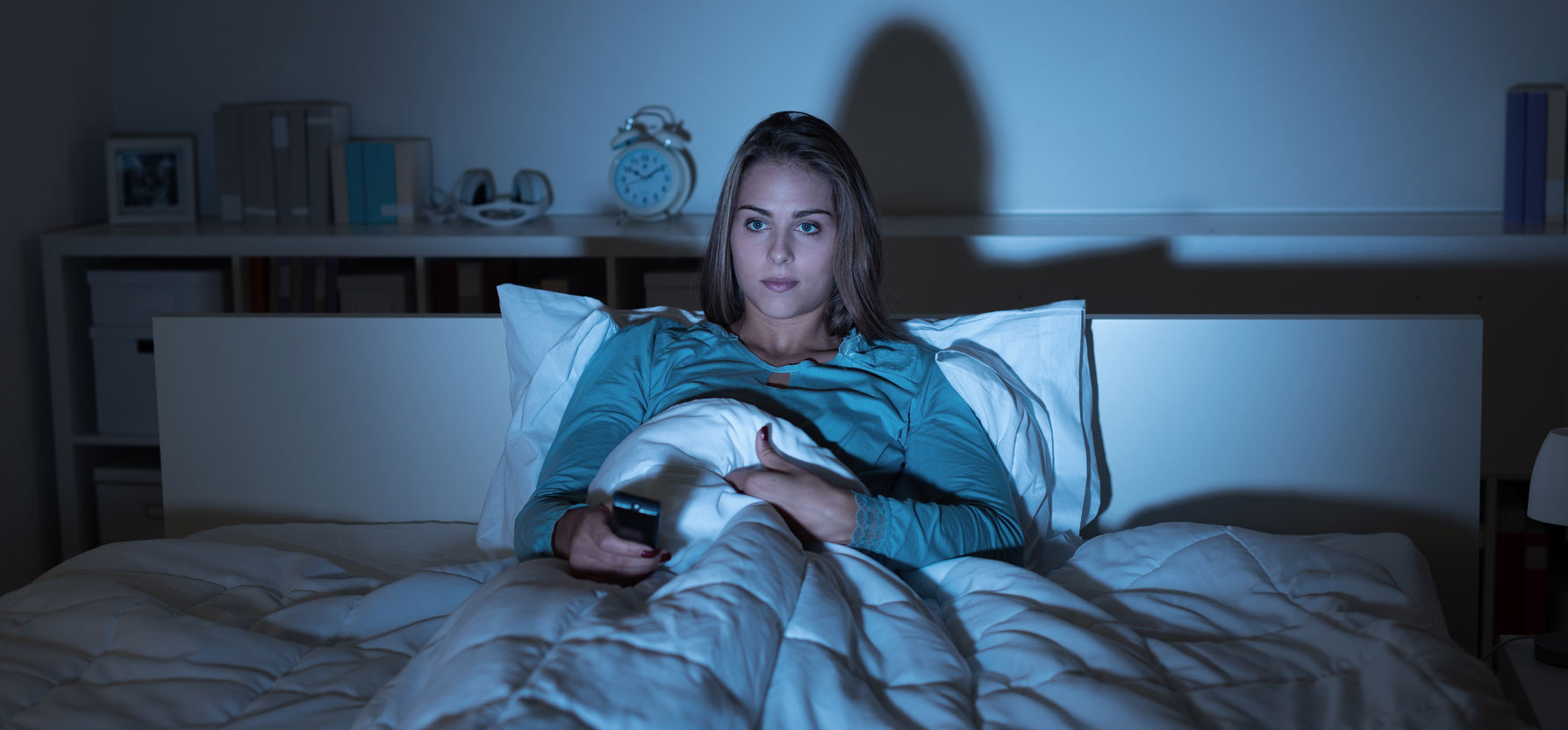 Fernseher im Schlafzimmer Vor und Nachteile BETTEN.de