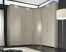 Schlafzimmereinrichtung mit Eckkleiderschrank