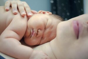 Veränderung beim Schlaf nach der Geburt des Babys