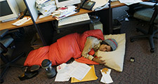 Schlafender im Büro