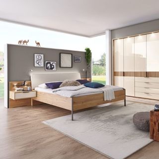 Schlafzimmer mit Glasfront