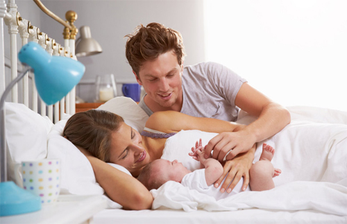 Babybett im Elternschlafzimmer